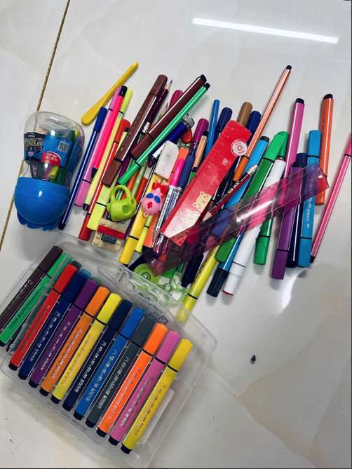 专业文具定制，一站式满足企业 / 学校 / 活动需求